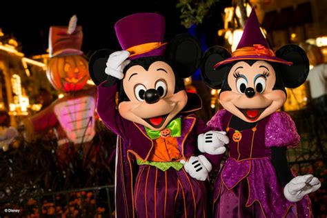 A Moms Guide To Mickeys Not So Scary Halloween Party Mickey News