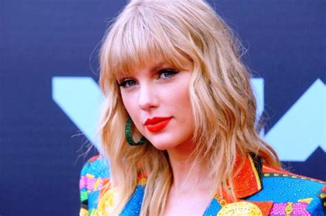 Taylor Swift Bio Age Net Worth Height Weight And Much More Biographyer