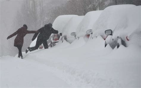 La Tempête Snowzilla Ensevelit Washington Sous La Neige Huit Morts