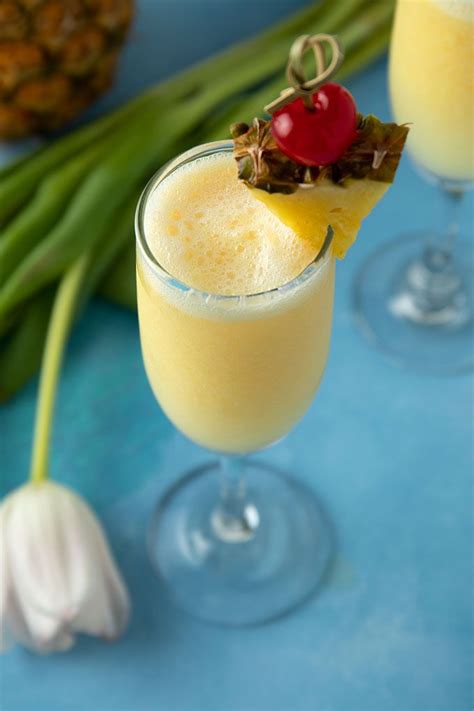 These Beautiful Delicious And Easy Pineapple Cream Mimosas Will Be A
