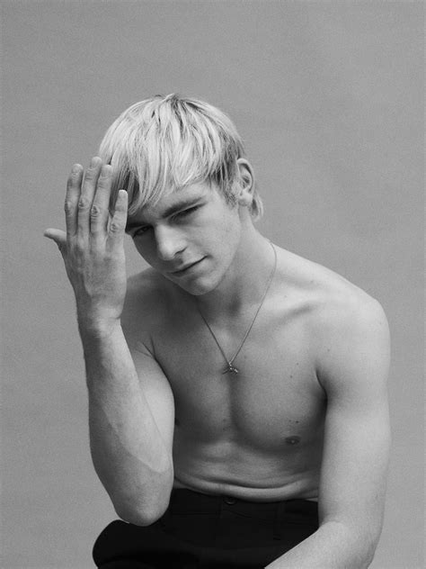 Sexy Ross Lynch Shirtless For The Last Magazine Fringues De S Ries