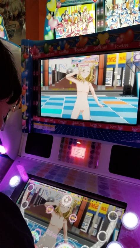 「ラブライブ！」アーケードゲーム、バグでキャラが全裸に 風俗まにあ