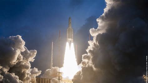 Rakete türkçe içindeki çevirilerine dikkat et. Start der Ariane-5-Rakete erneut verschoben
