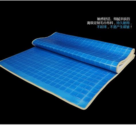 Gel is most often touted in mattresses for its cooling qualities, but it can offer several other. Cooling Silicone Gel Memory Foam Mattress Topper - Buy ...