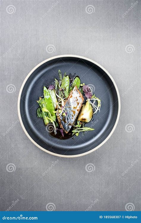 Modern Style Japanese Bonito Tuna Fish Filet With Vegetable Glazed In