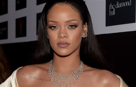 Rihannas Drivers Car Allegedly Stolen Outside Her Home