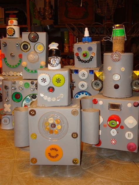 Kids love robots and my son is no different. how to make a cardboard robot for a child - Buscar con ...