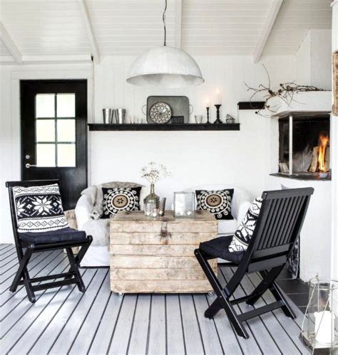 And nordic house, a uk based retailer with online fulfillment (see bottom of story), has some relaxed scandinavian style to offer you. Norway | Interiors | Black + White | Home, Norwegian house ...
