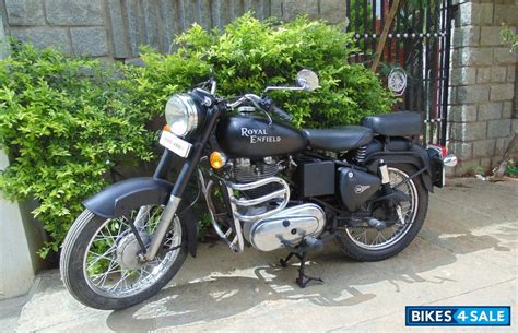 The royal enfield, the oldest global motorcycle brand, was originally a british motorcycle company but i want to buy thunderbird 350 black. Matte Black Royal Enfield Bullet Standard 350 Picture 1 ...