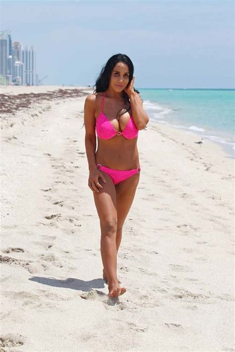 Nadya Octomom Suleman Shows Off Her Bikini Body Lookers Blog