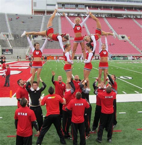 Ute Girls Utah Cheerleades Football 2010 Cheer Stunts College