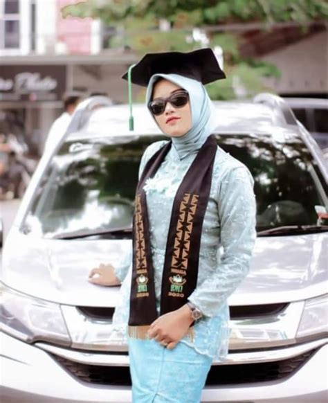 Gaya Foto Studio Wisuda Sendiri Anime Obsessed Imagesee