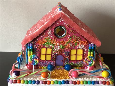√ Gingerbread House Candies