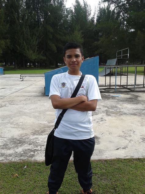 Labuan matriculation college also known as (lmc) offered three courses that is physical science, life science and accounting. MY REAL LIFE IN KOLEJ MATRIKULASI LABUAN