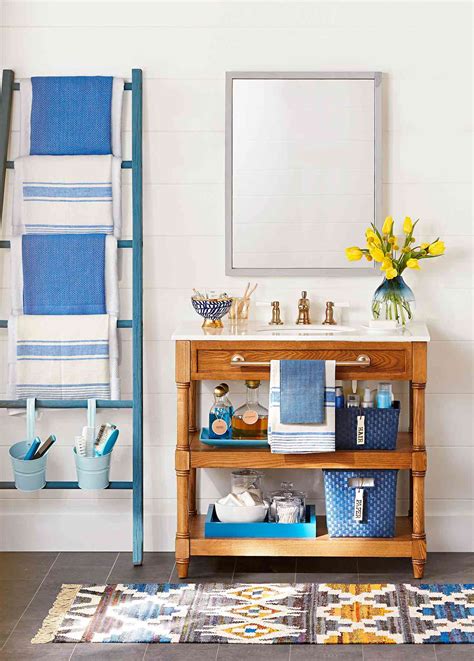 28 Towel Display Ideas For Pretty And Practical Bathroom Storage