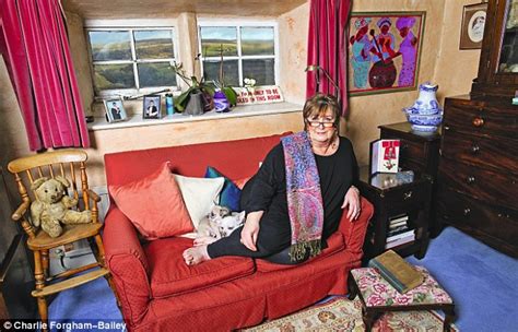 Jenni Murray The Broadcaster 62 In The Bedroom Of Her Peak District