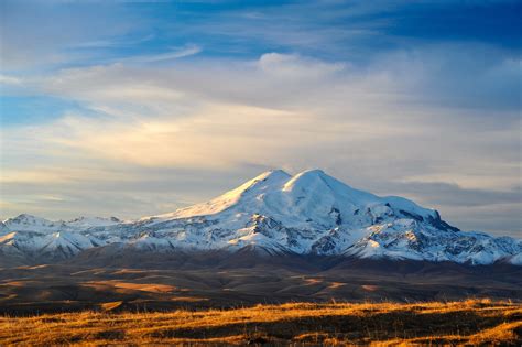Mount Elbrus Mountain Volcano In Russia 4k Wallpaper Hd Wallpapers