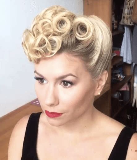Check spelling or type a new query. 12 Perfect 1940s Hairstyles That Are Super Easy To Do ...