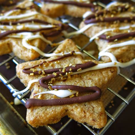 There will be several vegetarians, including myself, so i don't believe consume will be the. Modern Cozy: Holiday Baking :: Coffee Star Cookies