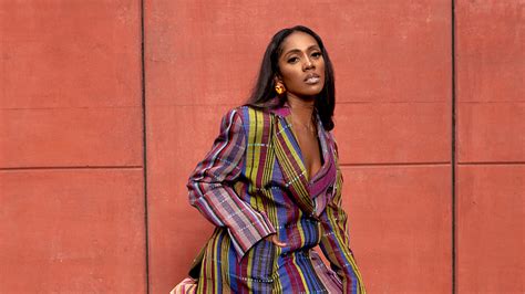 Tiwa Savage Queen Of Afrobeats Makes A New Start The New York Times