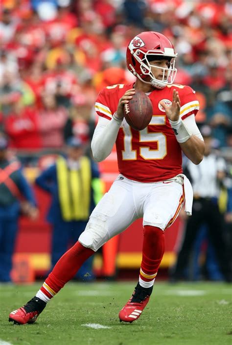Chiefs Qb Patrick Mahomes Takes Mvp And Top Offensive Player Awards
