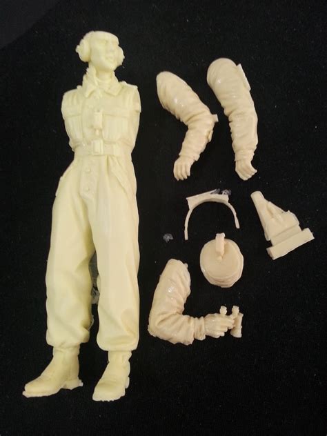 90mm Resin Figure Sandt Products 116 Figure 120mm German Ss Tiger Crew
