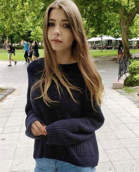 mila azul r prettygirls