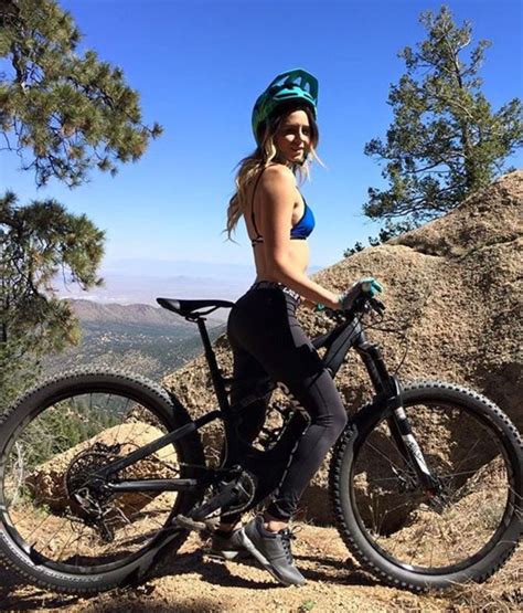 Pin By Juan Gutierrez On Mountain Biking Bicycle Girl Cycling Women Mountain Biking Women