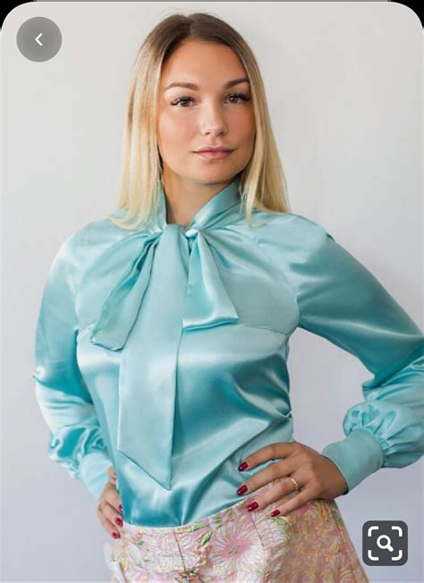 Pin By Thomas Schmidhuber On Satin Bluse Grey Blouse Outfit Beautiful Blouses Gorgeous Blouses