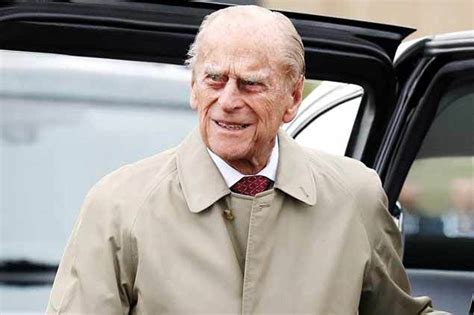 Prince phillip was born on 10 june 1921 as a prince of greece and denmark. Edinburg Dükü Prens Philip Mountbatten ölünce yaşanacak 5 şey