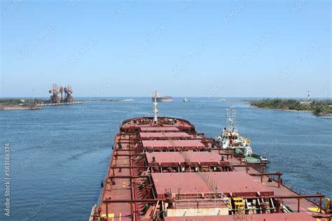 Point Of View Of The Largest Cargo Ship Leaving Port Foto De Stock