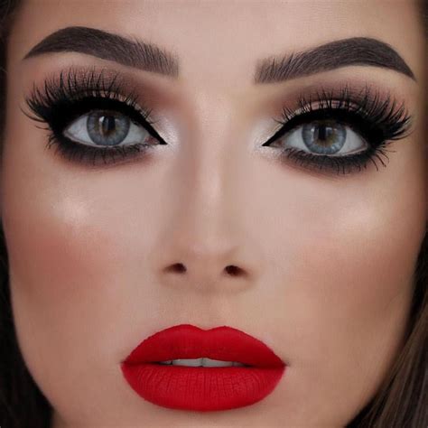 Makeup Geek On Instagram Totally Enviable Smoky Eye And Classic Red