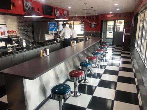 Youll Absolutely Love This 50s Themed Diner In Milwaukee Diner 50s