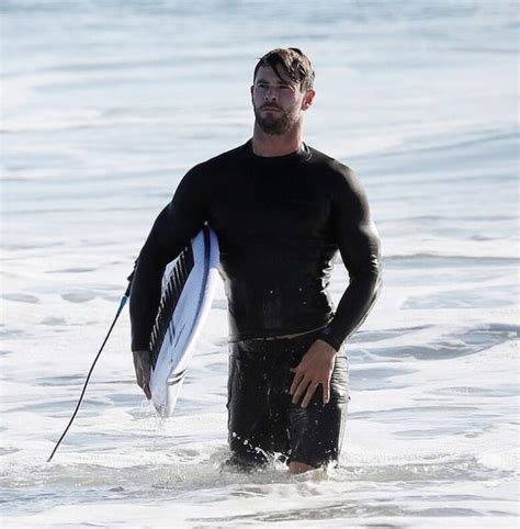 Chris Hemsworth Goes Topless After Surfing Session Demotix