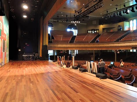 What to Know When Visiting Nashville’s Beloved Ryman Auditorium