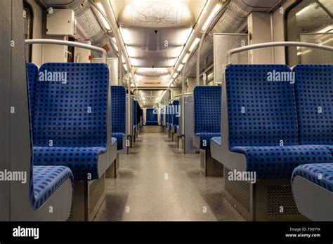 Sitzreihen In Einem Zug Fotos Und Bildmaterial In Hoher Aufl Sung Alamy