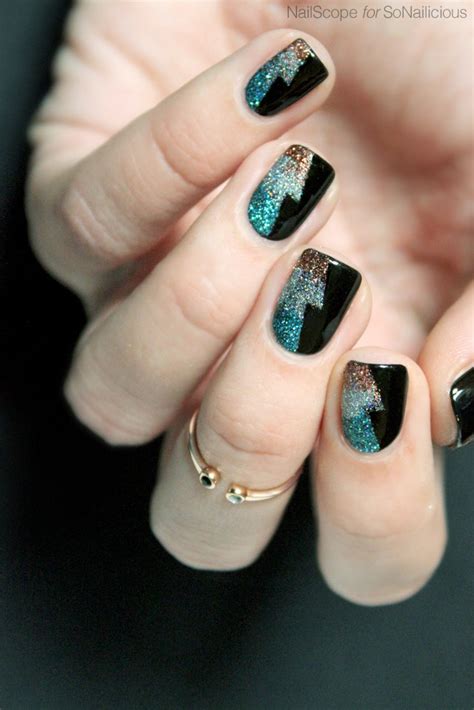 Sparkling New Year's Eve Nails [TUTORIAL]