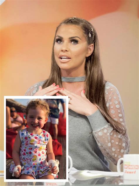 Katie Price Fans Are Concerned For Her Daughter Bunny S Bandaged Hands