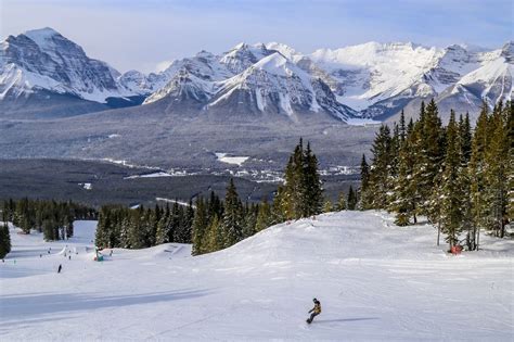A Locals Guide To The Lake Louise Ski Resort