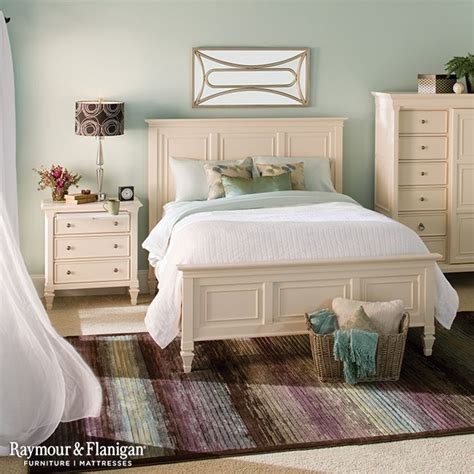 Nothing Says Beachfront Home Like This Bedroom The Cream Colored