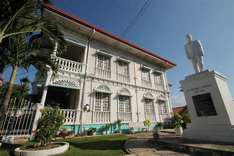 Carcar City Cebu A Heritage Walking Tour Of The Town Plaza Rotunda