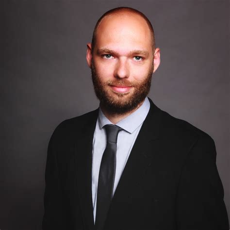 Sie brennen für die arbeit mit menschen und suchen eine tätigkeit, in der sie großes bewirken können? Felix Rosenkranz - Leiter Warenwirtschaft - Papenbreer ...