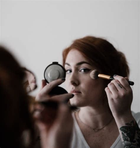 It energizes and inspires hair and makeup artists to do things bigger. How to do Your own Wedding Makeup | Wedding Ideas Magazine