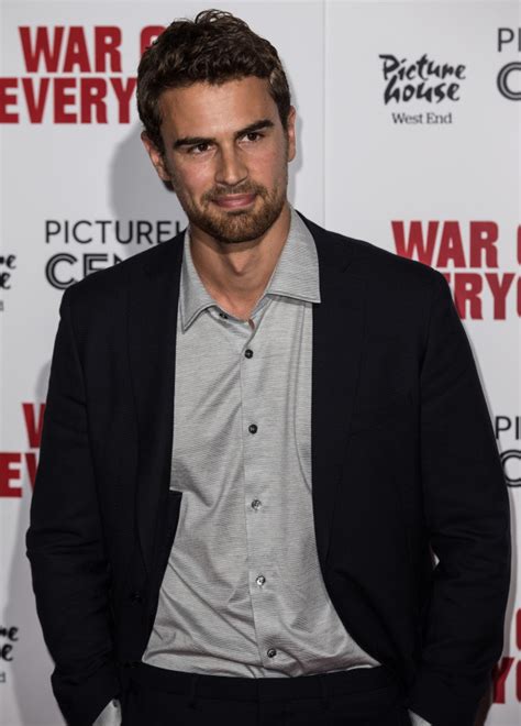 Theo James To Star In Netflix Thriller ‘how It Ends