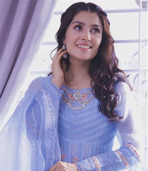Ayeza Khan Looks Gorgeous In Latest Photoshoot Showbiz