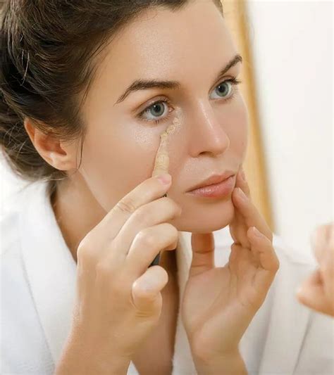 How To Effectively Apply Makeup If You Have Dark Circles Under Your Eyes