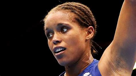 Natasha Jonas British Olympian Wins First Professional Fight In 92 Seconds Bbc Sport