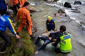 印尼驚傳公車墜150公尺深谷 沉入河中至少24死13傷 - 國際 - 自由時報電子報