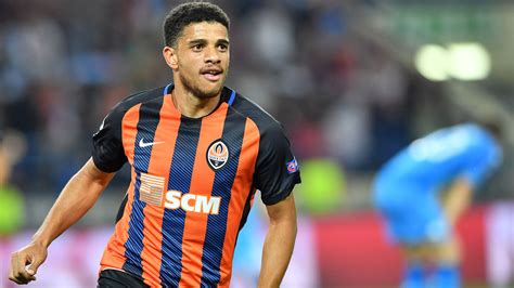 Taison 2019 ○ ultimate playmaking, passes, skills & goals taison 2019 ○ ultimate playmaking, passes, skills tá assinado! Firmino, Taison and Brazilians auditioning for the Selecao ...