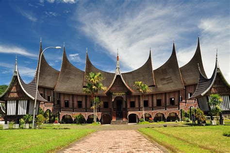 Sketsa gambar mewarnai rumah adat anak sekolah. Gambar Rumah Gadang - Gambar 06